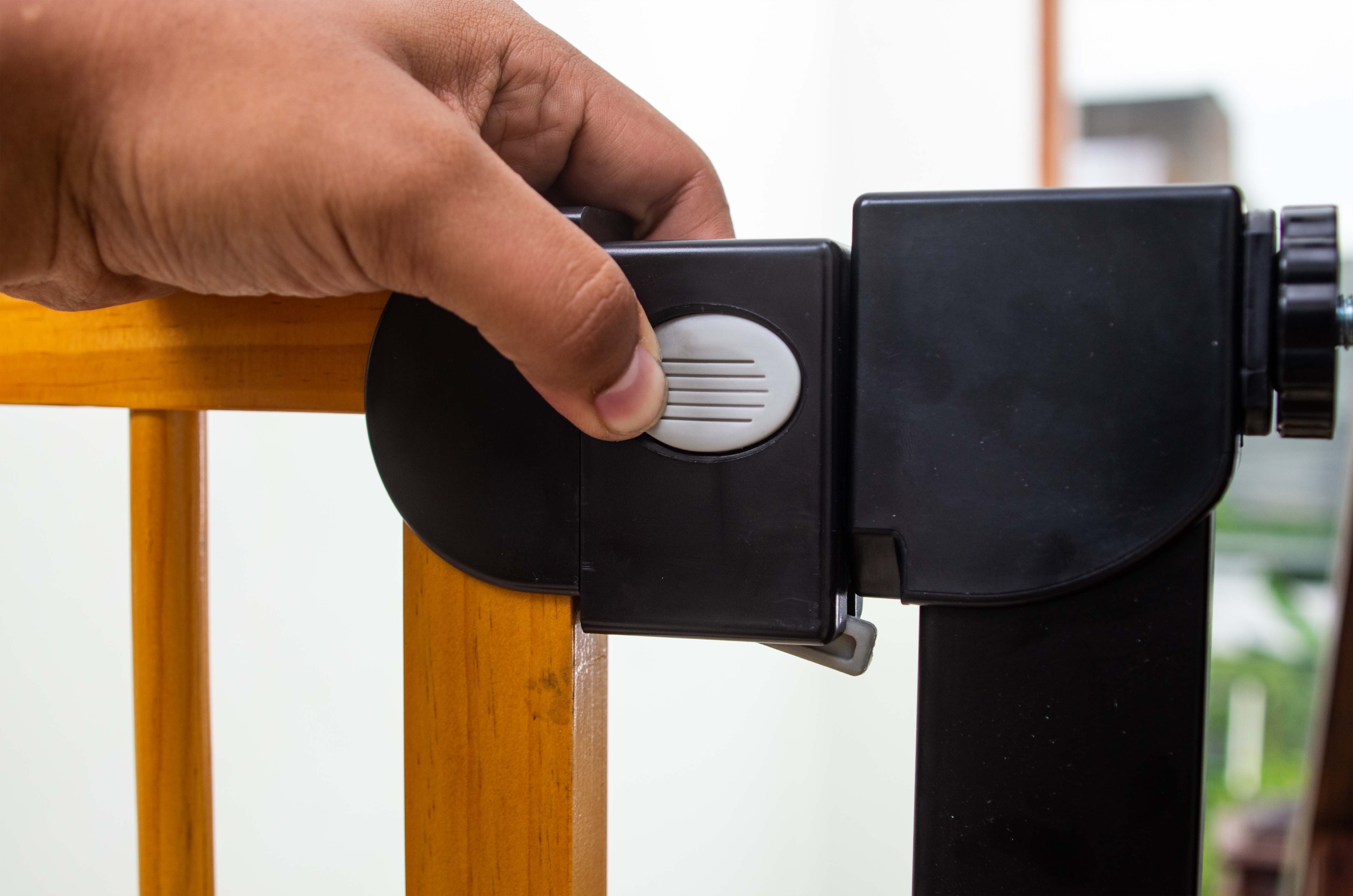 BABY SAFE SECURITY GATE XY006